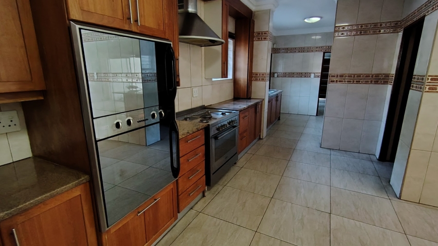 6 Bedroom Property for Sale in Eldo Village Estate Gauteng
