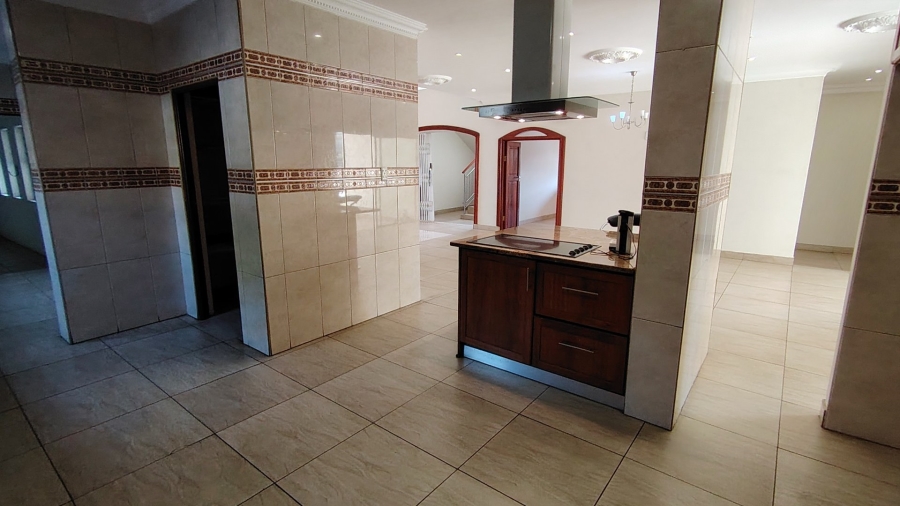 6 Bedroom Property for Sale in Eldo Village Estate Gauteng
