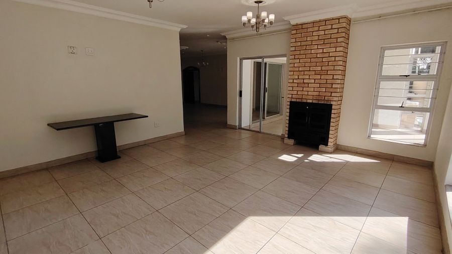 6 Bedroom Property for Sale in Eldo Village Estate Gauteng