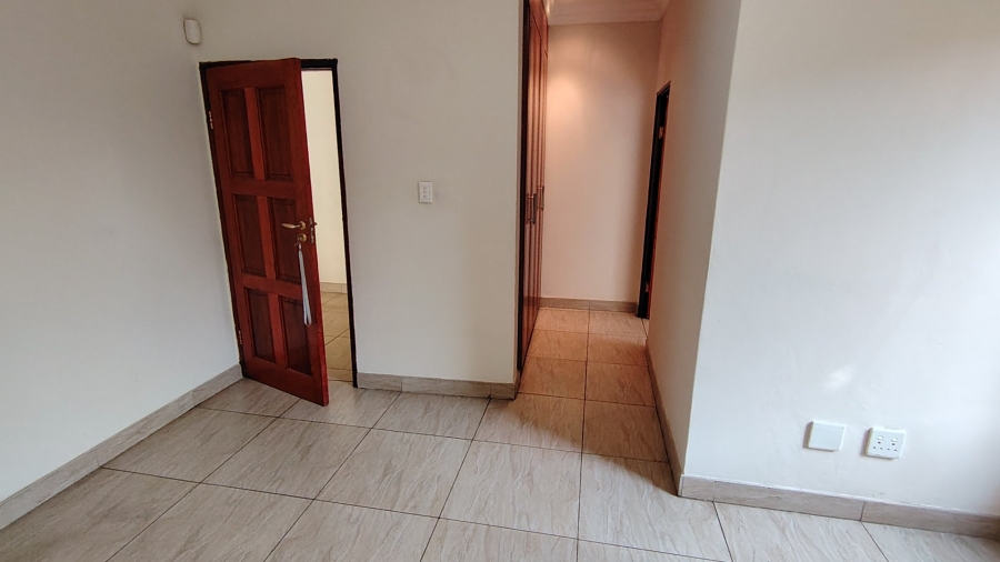 6 Bedroom Property for Sale in Eldo Village Estate Gauteng