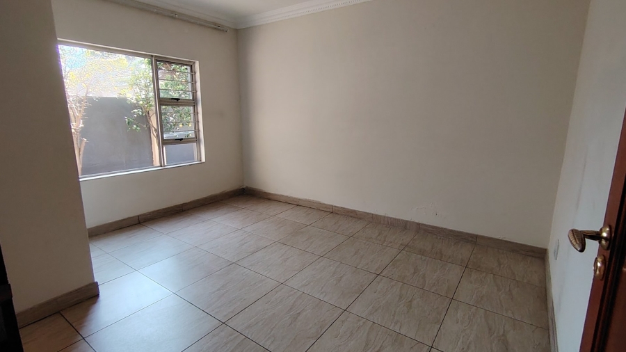 6 Bedroom Property for Sale in Eldo Village Estate Gauteng