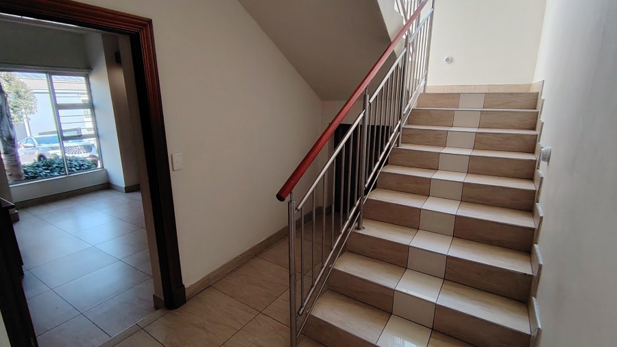 6 Bedroom Property for Sale in Eldo Village Estate Gauteng