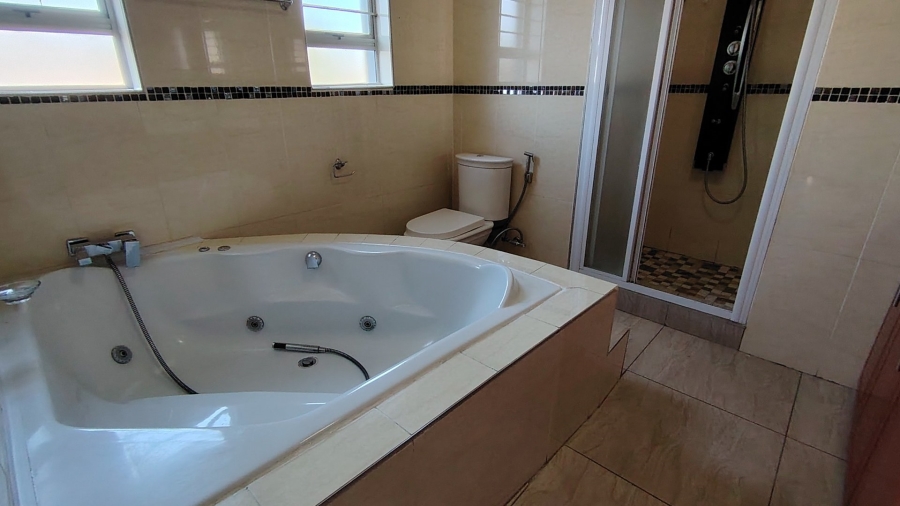 6 Bedroom Property for Sale in Eldo Village Estate Gauteng