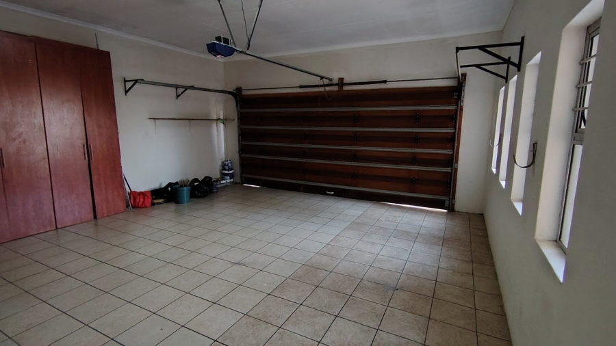 6 Bedroom Property for Sale in Eldo Village Estate Gauteng