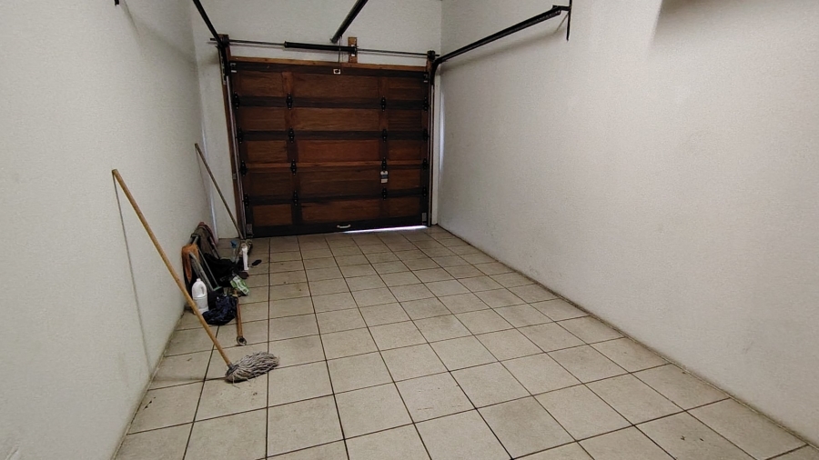 6 Bedroom Property for Sale in Eldo Village Estate Gauteng