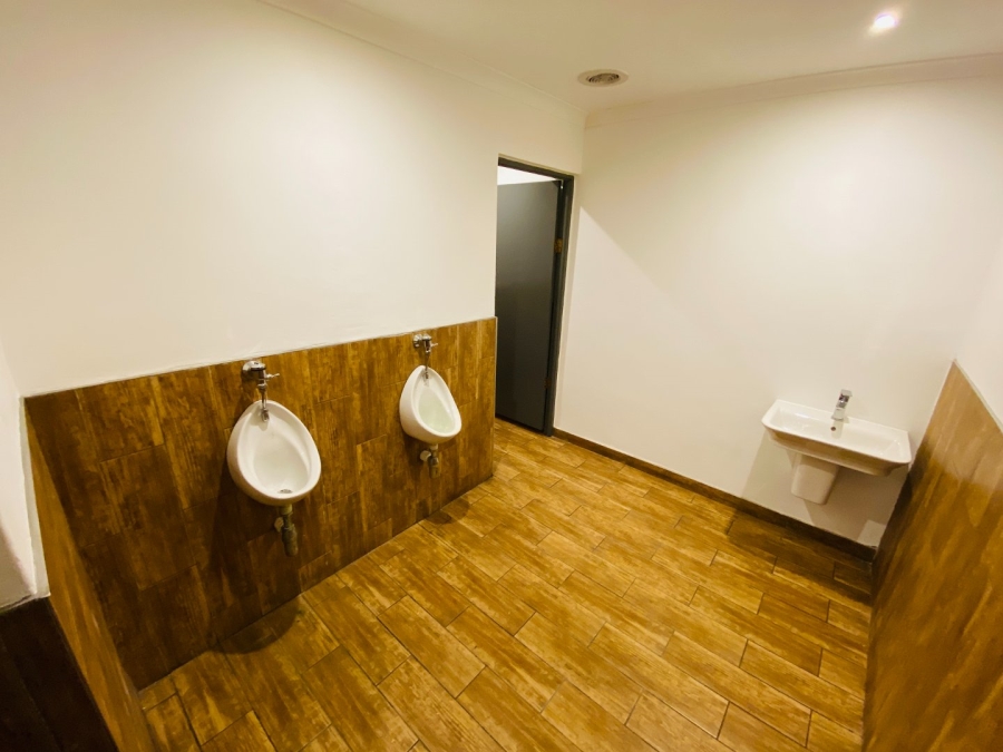 To Let commercial Property for Rent in Bromhof Gauteng
