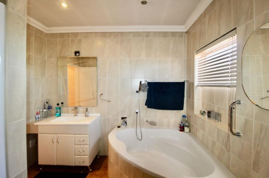 4 Bedroom Property for Sale in Highway Gardens Gauteng