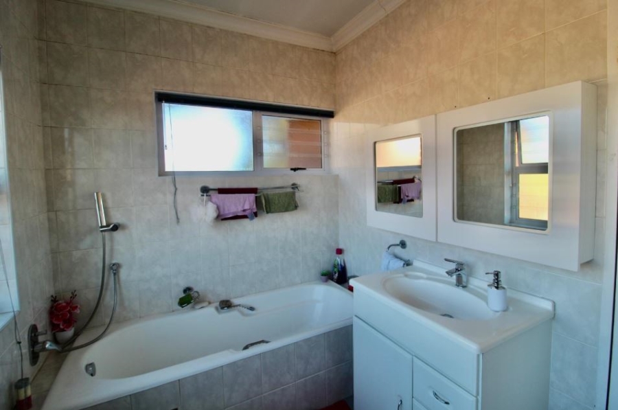 4 Bedroom Property for Sale in Highway Gardens Gauteng