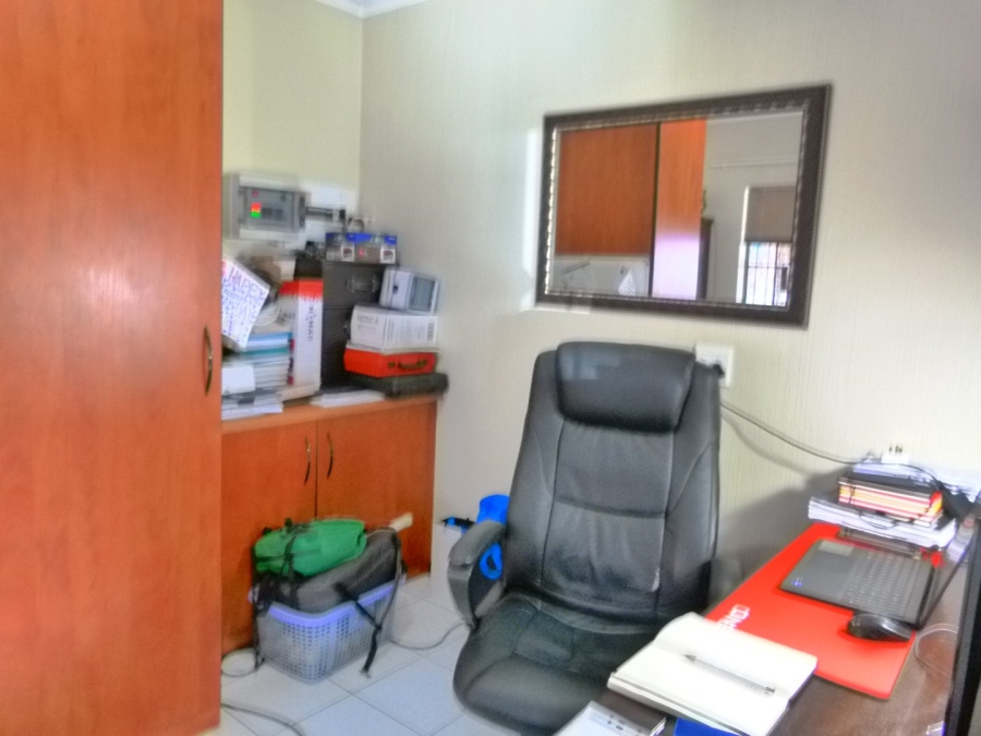 3 Bedroom Property for Sale in Eldoraigne Gauteng