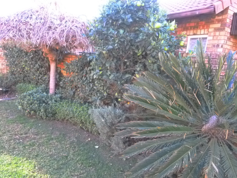 3 Bedroom Property for Sale in Eldoraigne Gauteng