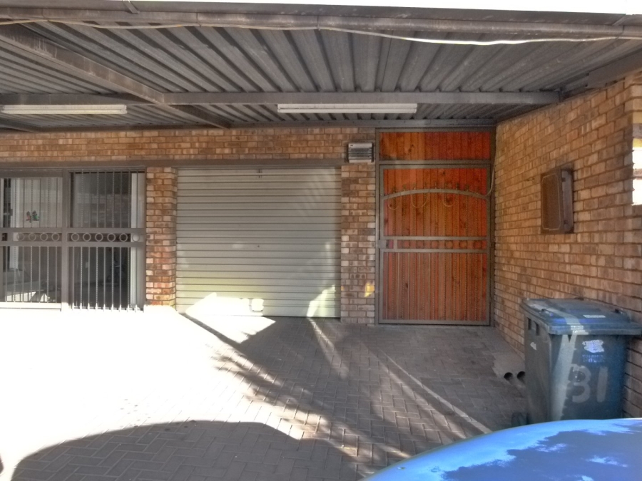3 Bedroom Property for Sale in Eldoraigne Gauteng