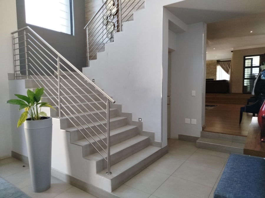 To Let 4 Bedroom Property for Rent in Bryanston Gauteng