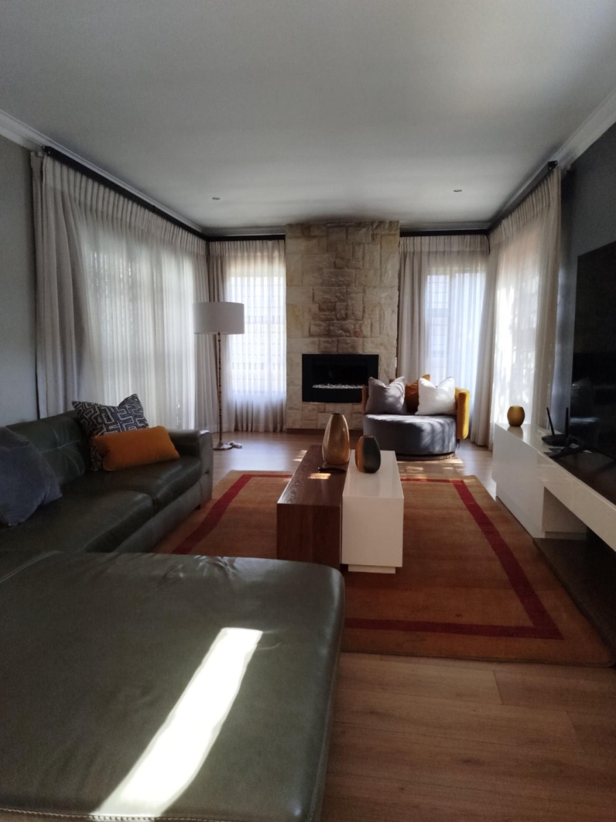 To Let 4 Bedroom Property for Rent in Bryanston Gauteng