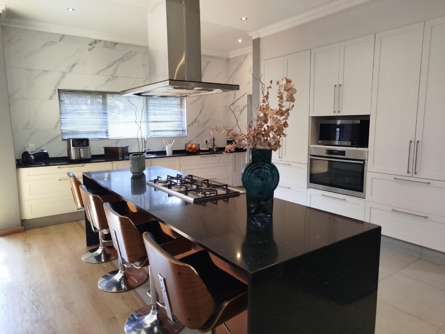 To Let 4 Bedroom Property for Rent in Bryanston Gauteng