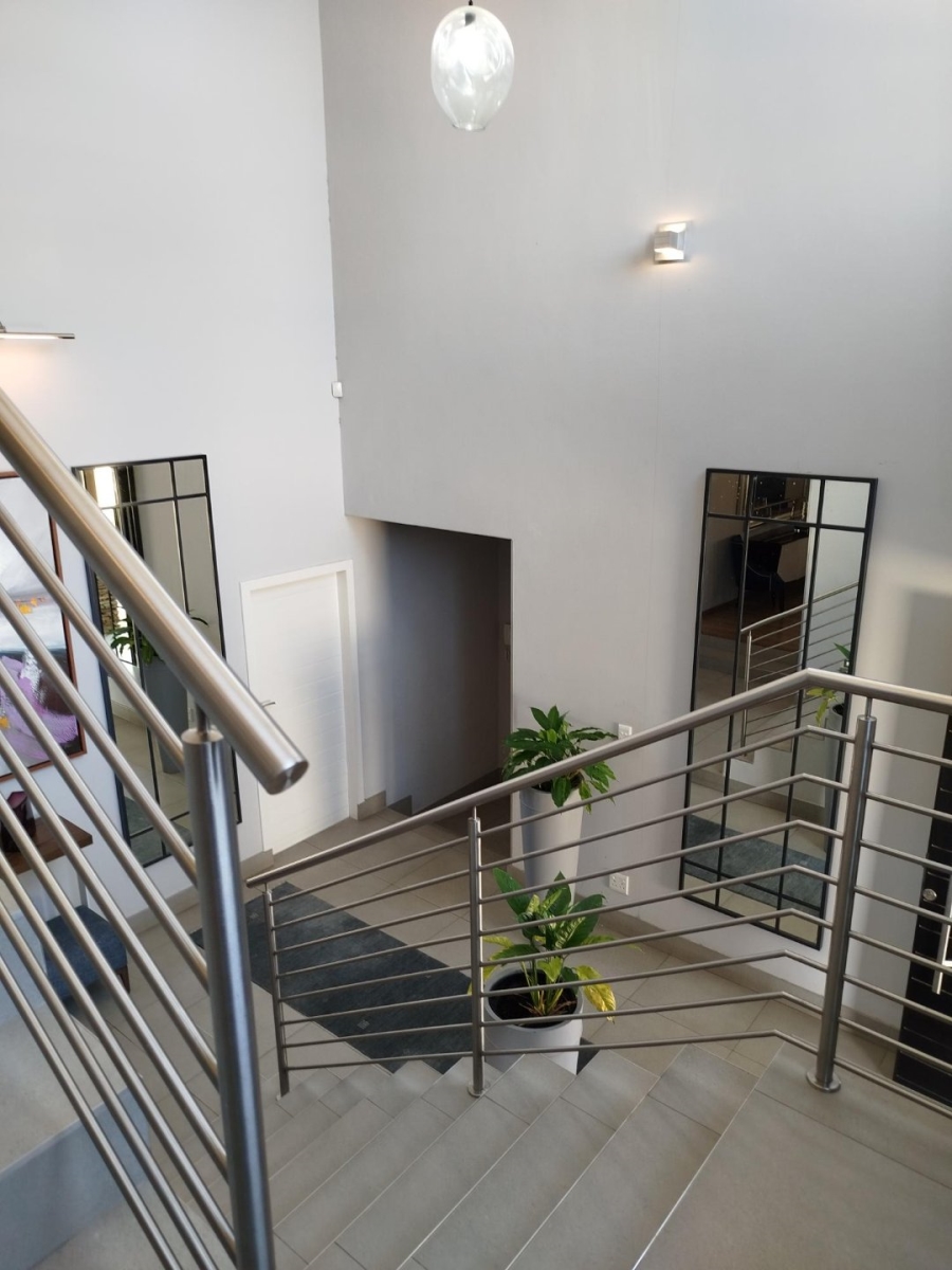 To Let 4 Bedroom Property for Rent in Bryanston Gauteng