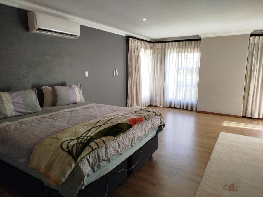 To Let 4 Bedroom Property for Rent in Bryanston Gauteng
