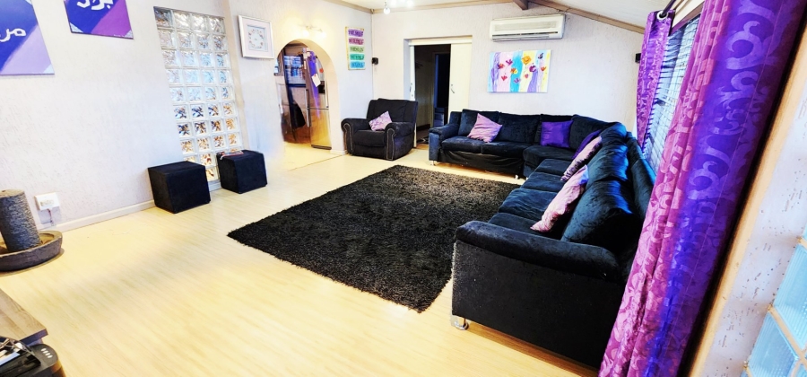7 Bedroom Property for Sale in Laudium Gauteng