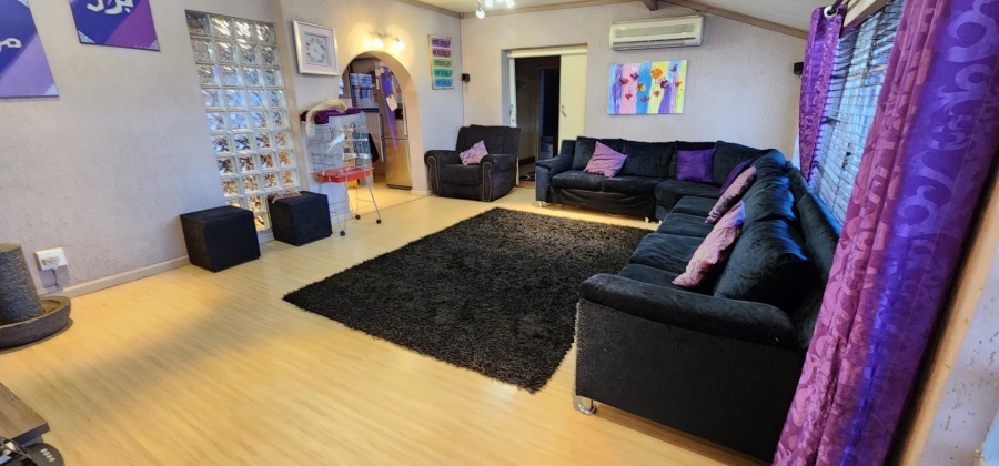 7 Bedroom Property for Sale in Laudium Gauteng
