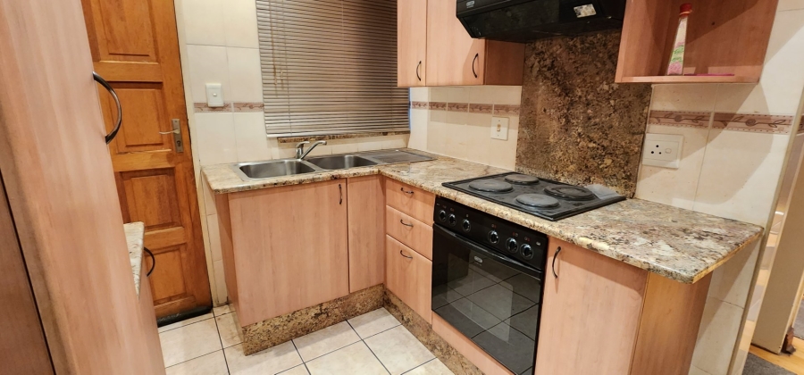 7 Bedroom Property for Sale in Laudium Gauteng
