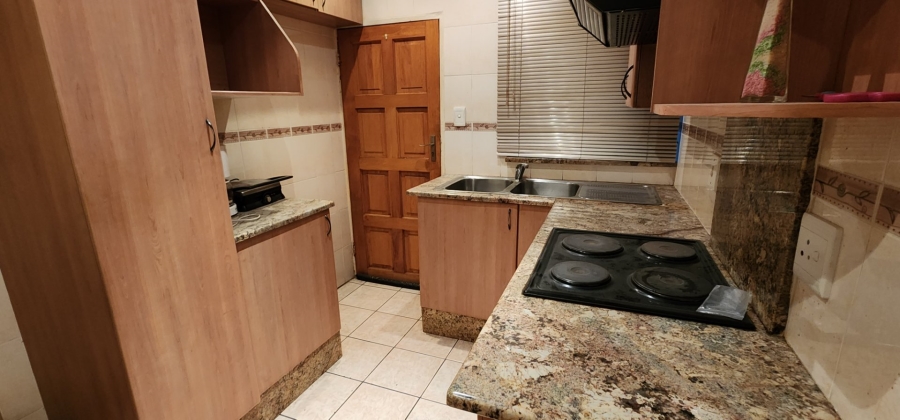7 Bedroom Property for Sale in Laudium Gauteng