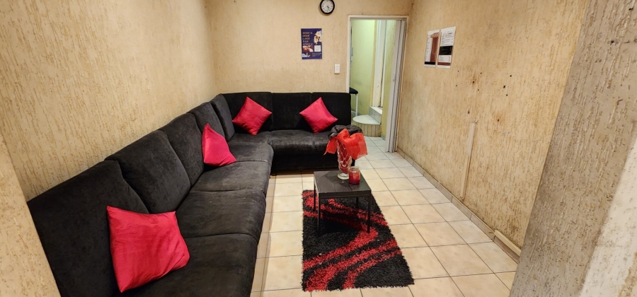 7 Bedroom Property for Sale in Laudium Gauteng