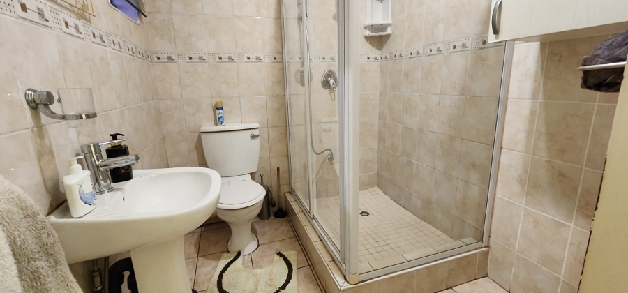 7 Bedroom Property for Sale in Laudium Gauteng