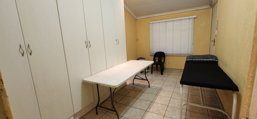 7 Bedroom Property for Sale in Laudium Gauteng