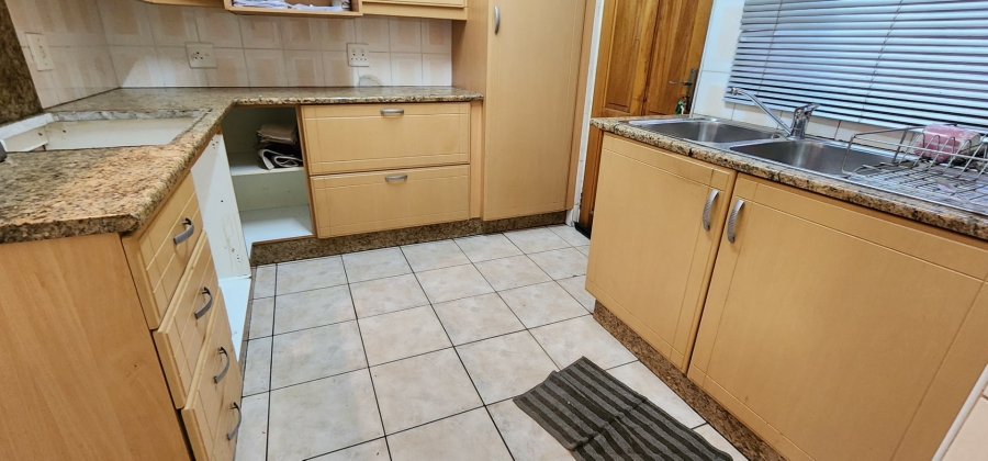 7 Bedroom Property for Sale in Laudium Gauteng