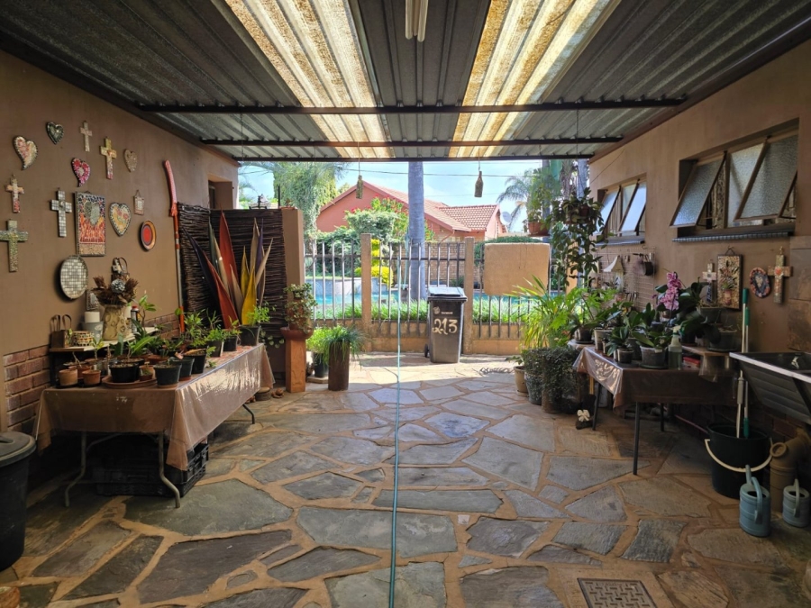 3 Bedroom Property for Sale in Magalieskruin Gauteng