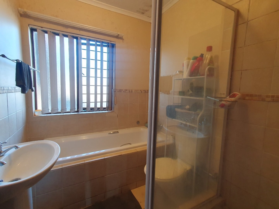 2 Bedroom Property for Sale in Montana Gauteng