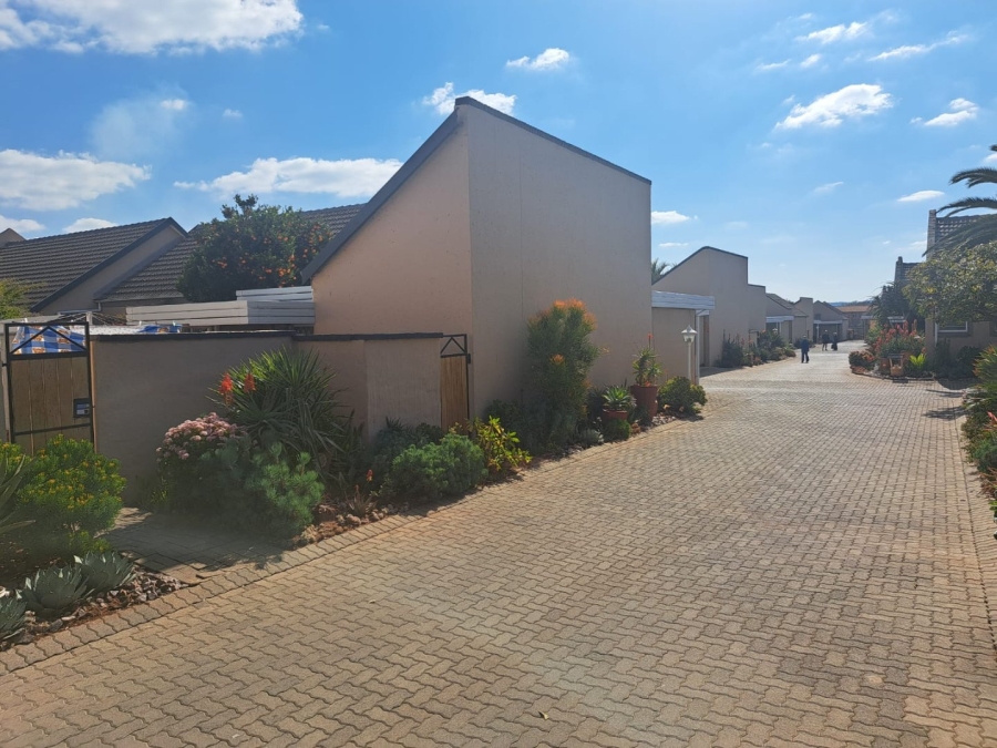 2 Bedroom Property for Sale in Annlin Gauteng