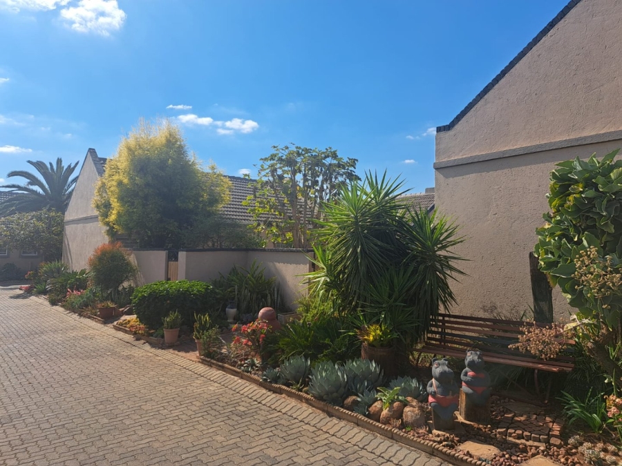 2 Bedroom Property for Sale in Annlin Gauteng