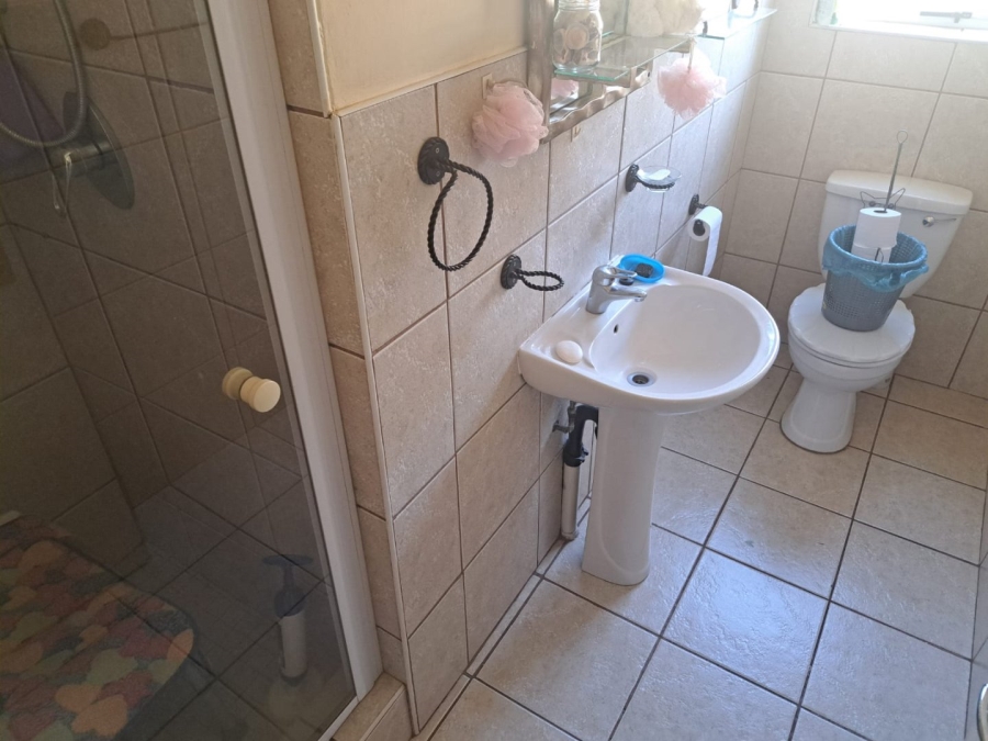 2 Bedroom Property for Sale in Annlin Gauteng