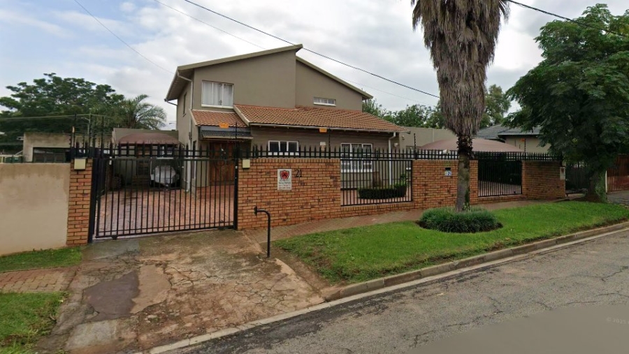 5 Bedroom Property for Sale in Wychwood Gauteng
