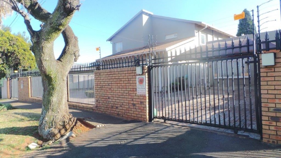 5 Bedroom Property for Sale in Wychwood Gauteng