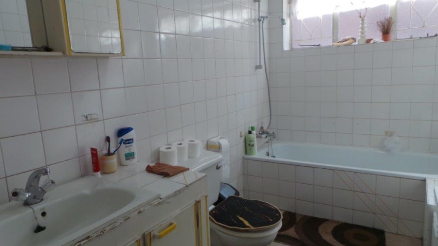 5 Bedroom Property for Sale in Wychwood Gauteng