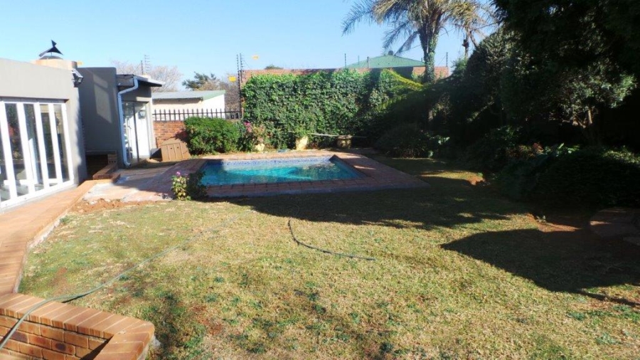5 Bedroom Property for Sale in Wychwood Gauteng