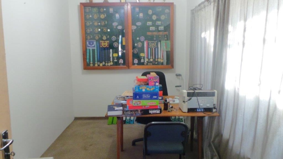 5 Bedroom Property for Sale in Wychwood Gauteng