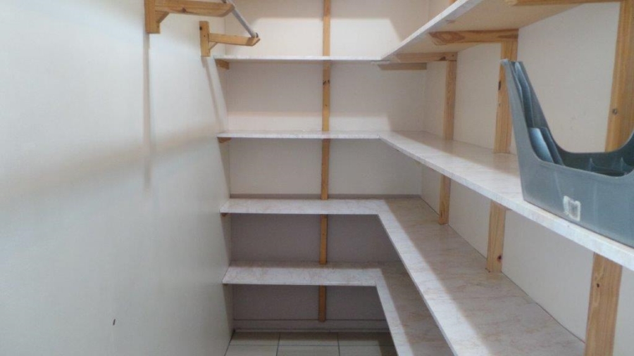 5 Bedroom Property for Sale in Wychwood Gauteng