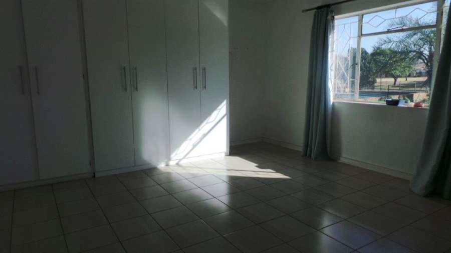 5 Bedroom Property for Sale in Wychwood Gauteng