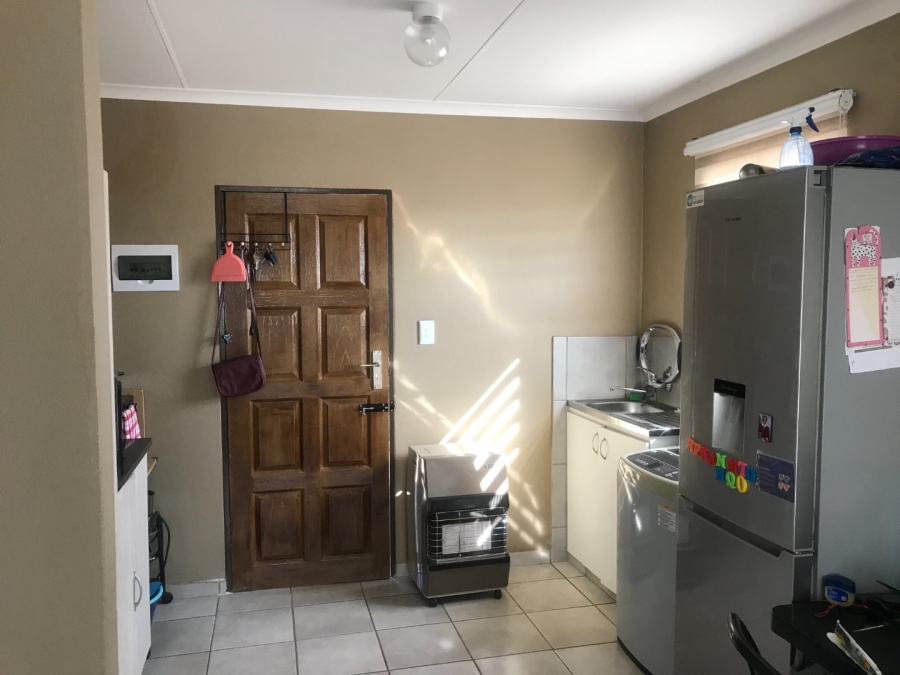 To Let  Bedroom Property for Rent in Azaadville Gardens Gauteng