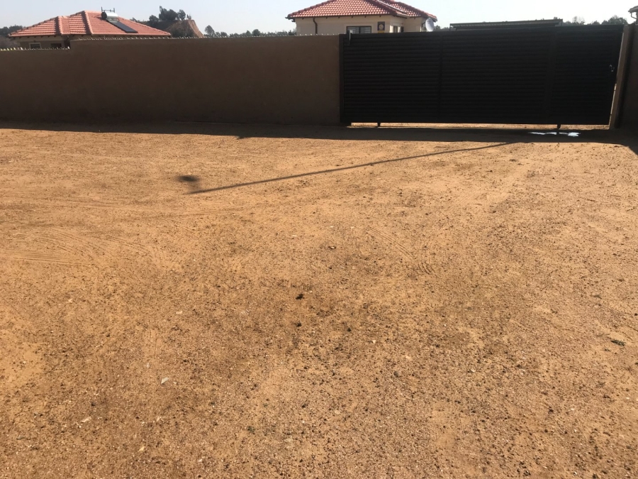 To Let  Bedroom Property for Rent in Azaadville Gardens Gauteng