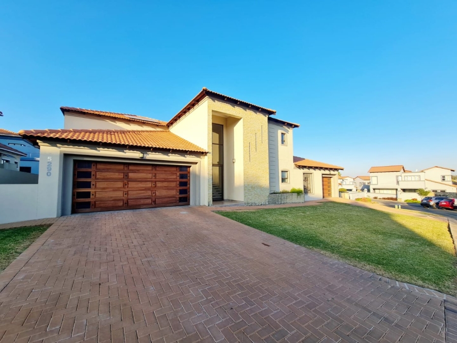 5 Bedroom Property for Sale in Blue Valley Golf Estate Gauteng