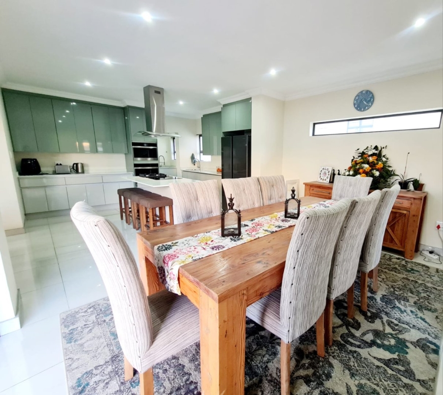 5 Bedroom Property for Sale in Blue Valley Golf Estate Gauteng