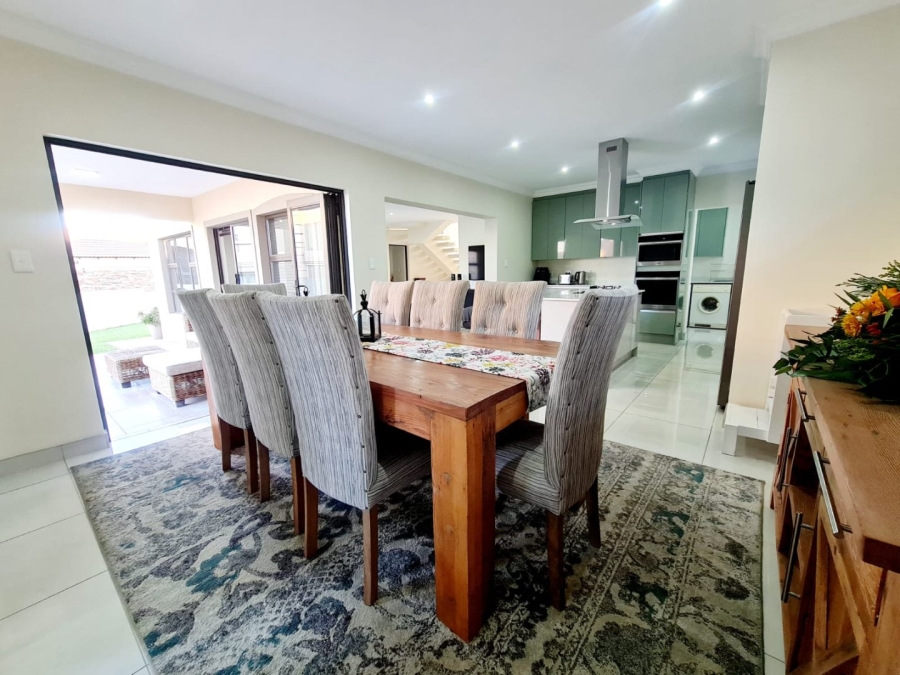5 Bedroom Property for Sale in Blue Valley Golf Estate Gauteng