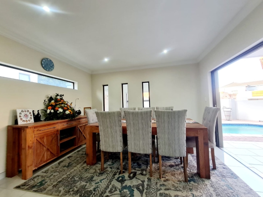 5 Bedroom Property for Sale in Blue Valley Golf Estate Gauteng