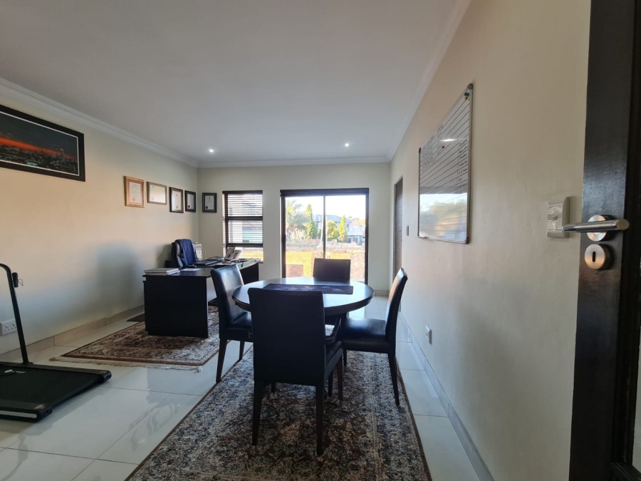 5 Bedroom Property for Sale in Blue Valley Golf Estate Gauteng