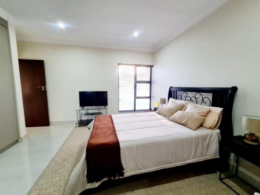 5 Bedroom Property for Sale in Blue Valley Golf Estate Gauteng