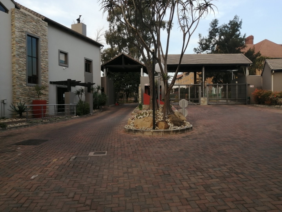 1 Bedroom Property for Sale in Sunninghill Gauteng
