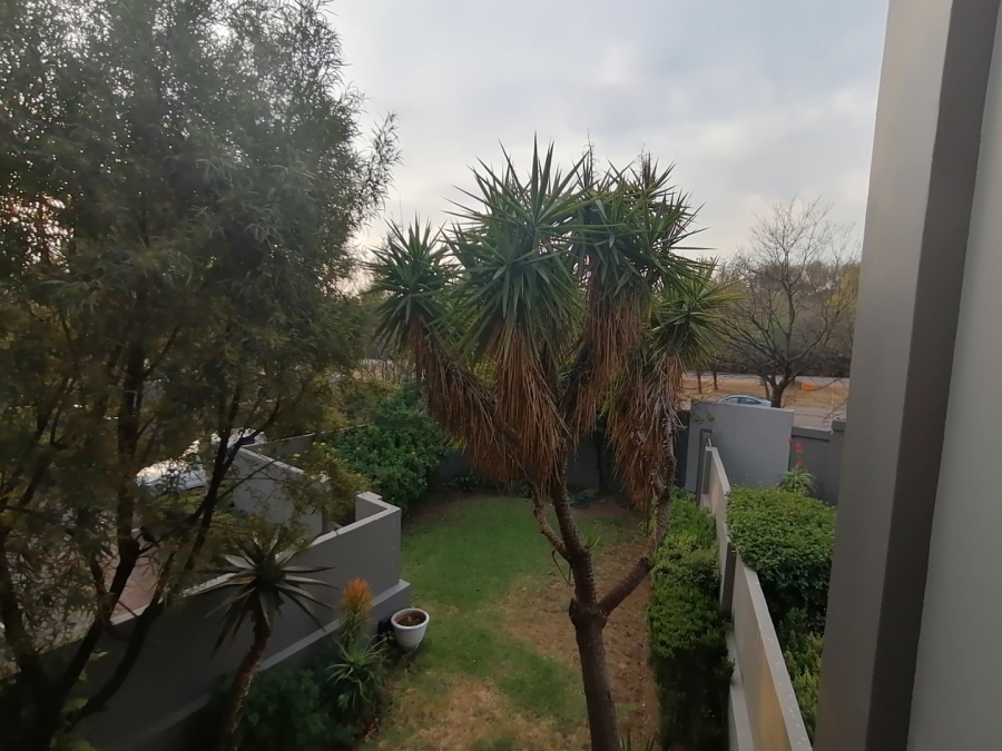 1 Bedroom Property for Sale in Sunninghill Gauteng